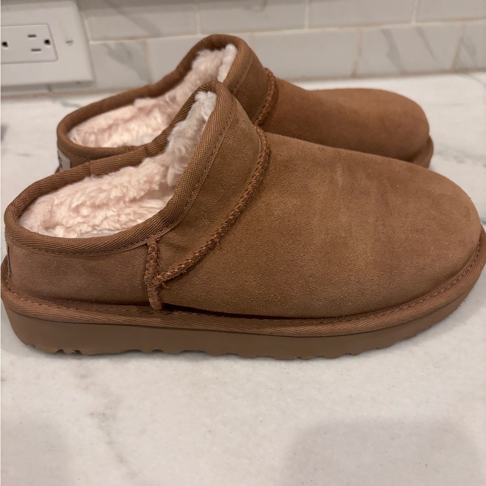 UGG’s!!!!Brand new women Chestnut classic UGG slipper size 6. No box